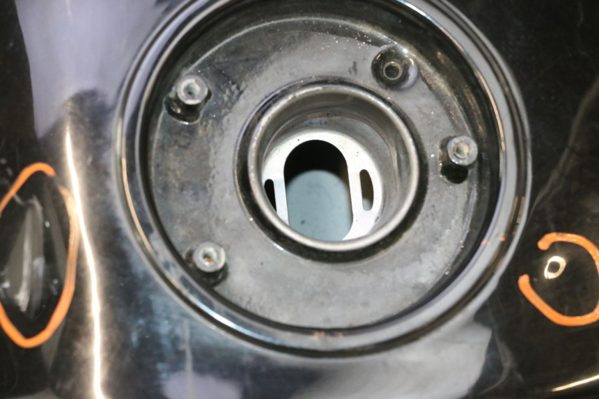 photo de RESERVOIR ESSENCE KAWASAKI ER-6 ER6 N 650 (2005 - 2009) - Autre angle de vue