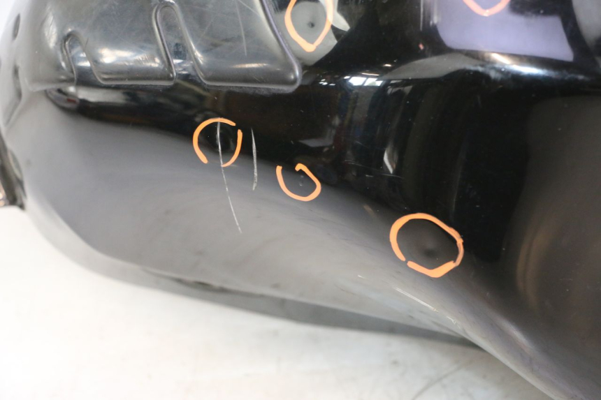 photo de RESERVOIR ESSENCE KAWASAKI ER-6 ER6 N 650 (2005 - 2009) - Gros plan technique