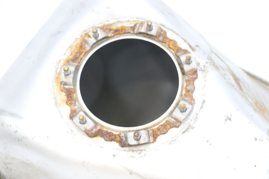 photo de RESERVOIR ESSENCE HONDA FJS SILVER WING SILVERWING 400 (2005 - 2008)