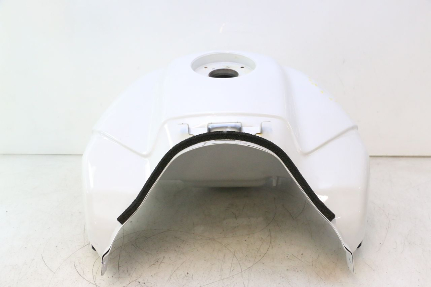 photo de RESERVOIR ESSENCE YAMAHA FZ8 800 (2010 - 2016) - Détail de la pièce
