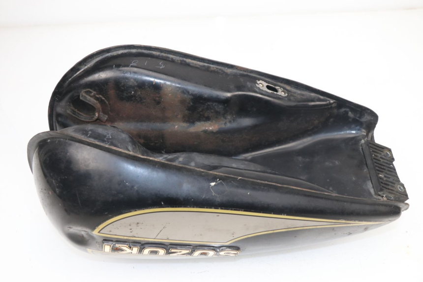 photo de RESERVOIR ESSENCE SUZUKI GN 125 (1997 - 2000)