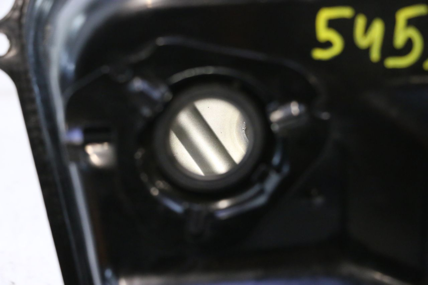 photo de RESERVOIR ESSENCE VASTRO GP 2T 50 (2013 - 2017) - Autre angle de vue