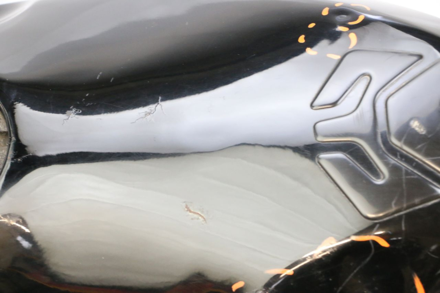 photo de RESERVOIR ESSENCE KAWASAKI GPZ RX 1000 (1986 - 1988) - Pièce contrôlée