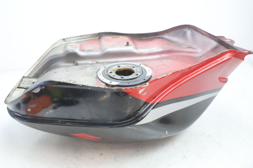 photo de RESERVOIR ESSENCE SUZUKI GSX F GSXF 750 (1988 - 1998) - Angle alternatif