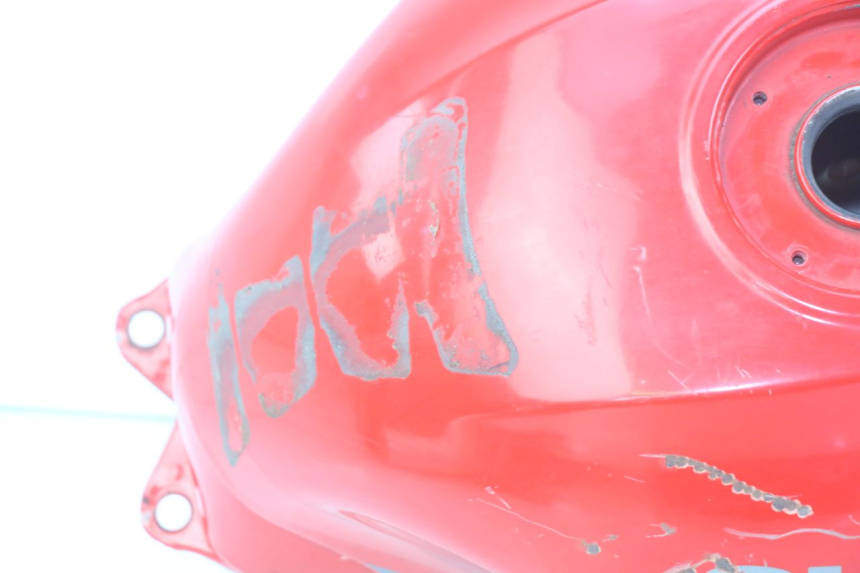 photo de RESERVOIR ESSENCE SUZUKI GSX F GSXF 750 (1988 - 1998) - Vue rapprochée