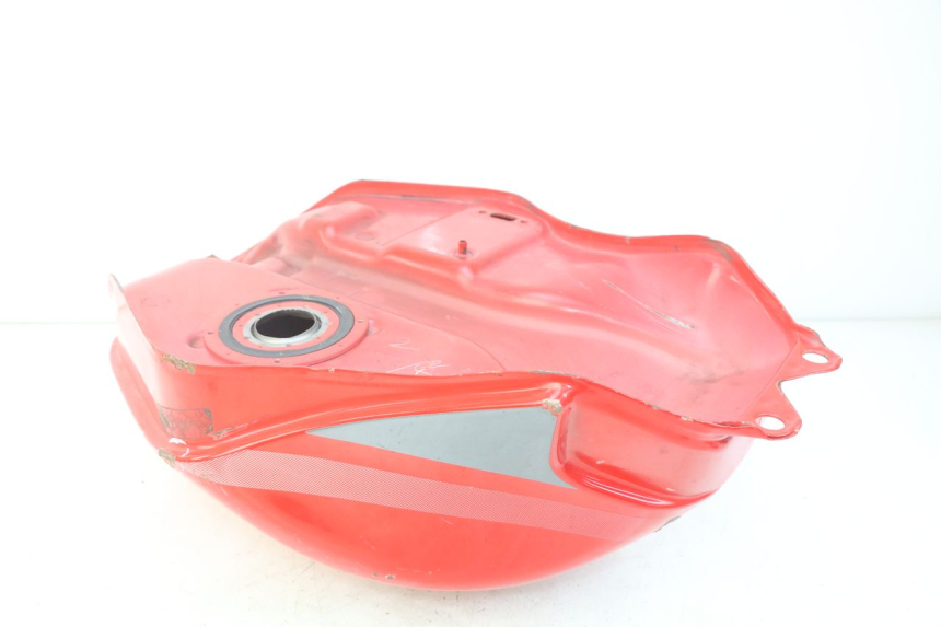 photo de RESERVOIR ESSENCE SUZUKI GSX F GSXF 750 (1988 - 1998) - Gros plan technique