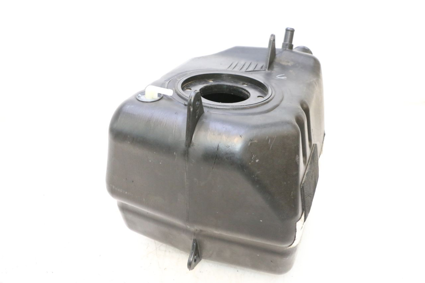 photo de RESERVOIR ESSENCE SYM GTS EVO 125 (2009 - 2013) - Autre angle de vue