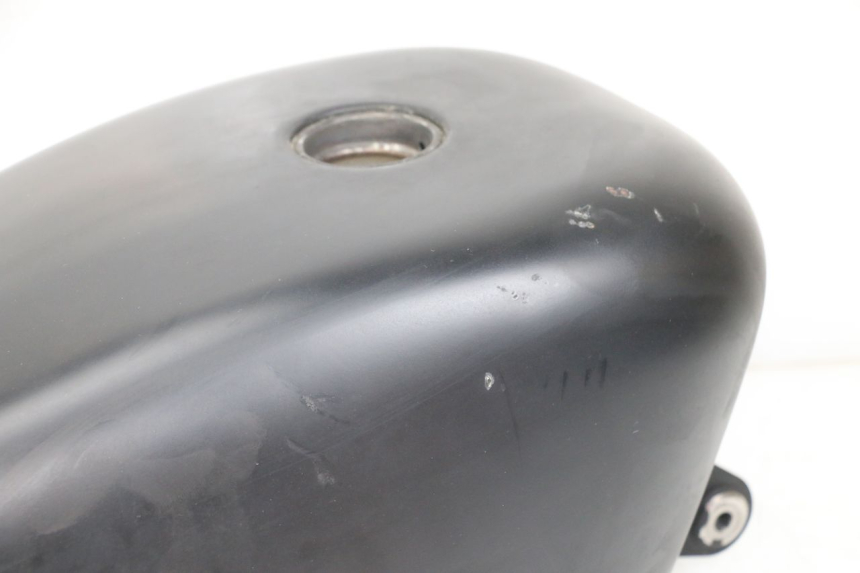 photo de RESERVOIR ESSENCE HARLEY DAVIDSON SPORTSTER XL CUSTOM 1200 (2003 - 2004)