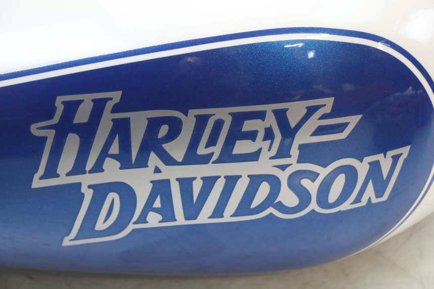 photo de RESERVOIR ESSENCE HARLEY DAVIDSON SPORTSTER XL CUSTOM 883 (1999 - 2006)