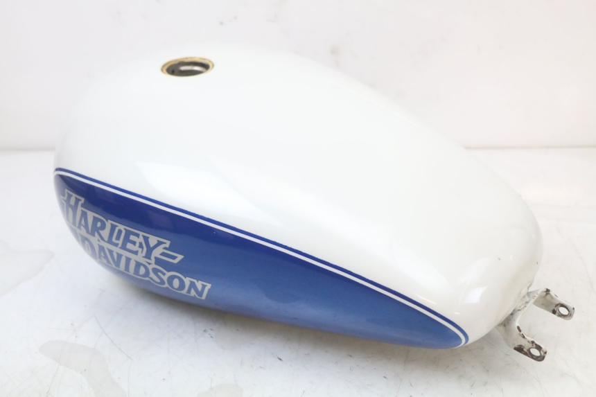 photo de RESERVOIR ESSENCE HARLEY DAVIDSON SPORTSTER XL CUSTOM 883 (1999 - 2006)