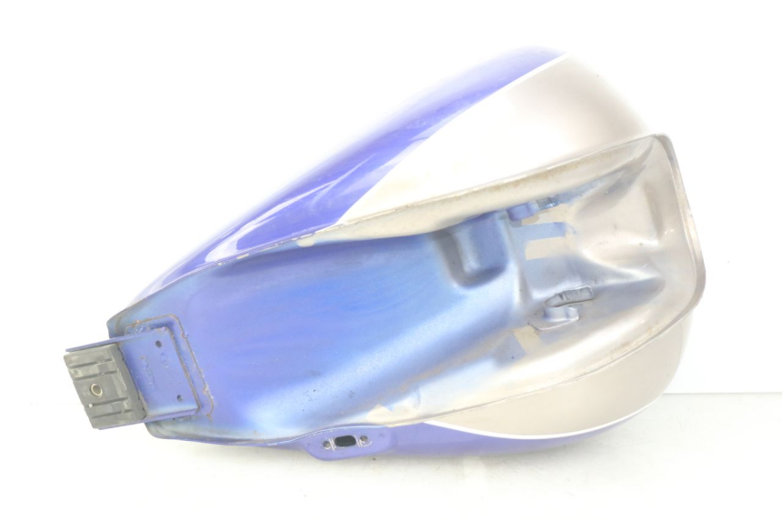 photo de RESERVOIR ESSENCE SYM HUSKY 125 (1999 - 2005) - Détail de la pièce