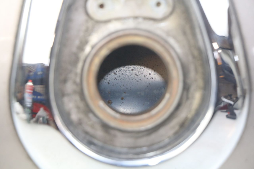 photo de RESERVOIR ESSENCE SYM HUSKY 125 (1999 - 2005) - Autre angle de vue