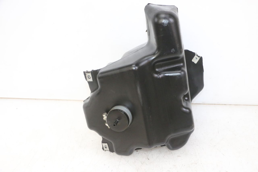 photo de RESERVOIR ESSENCE PEUGEOT JET FORCE CARBU 50 (2003 - 2016)
