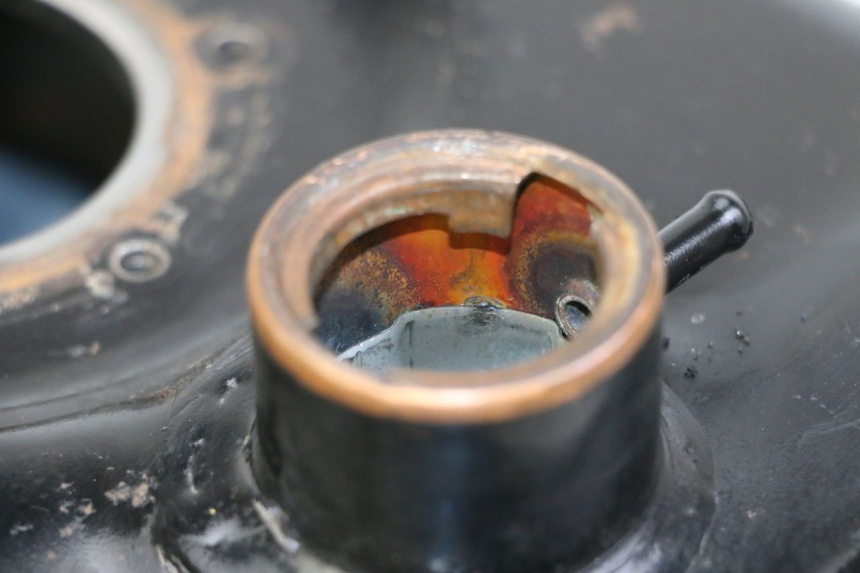 photo de RESERVOIR ESSENCE SYM JOYMAX 125 (2010 - 2017)