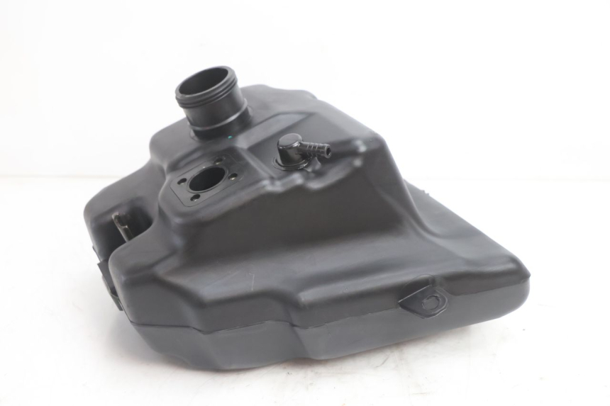photo de RESERVOIR ESSENCE PEUGEOT KISBEE 2T 50 (2018 - 2022) - Détail de la pièce