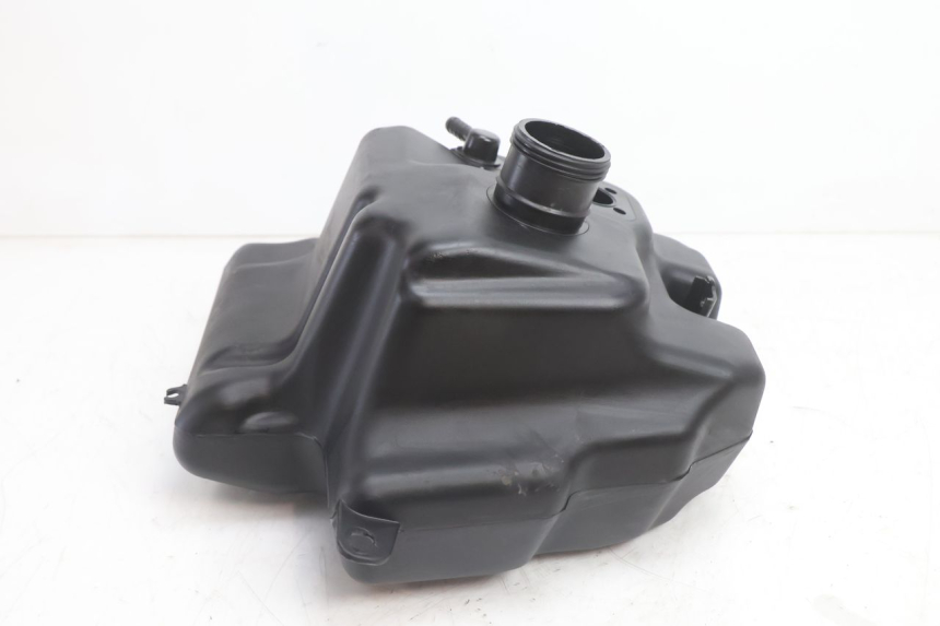 photo de RESERVOIR ESSENCE PEUGEOT KISBEE 2T 50 (2018 - 2022) - Zoom état d’usage