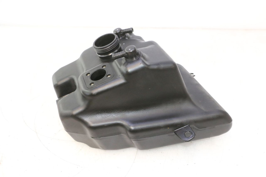photo de RESERVOIR ESSENCE PEUGEOT KISBEE 4T 50 (2023 - 2026) - Autre angle de vue