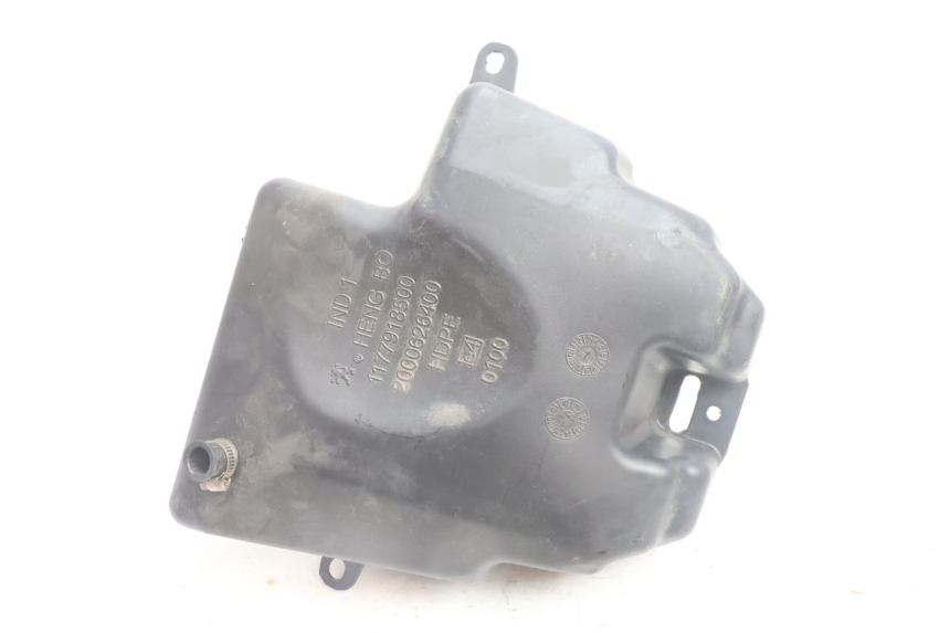 photo de RESERVOIR ESSENCE PEUGEOT KISBEE 4T 50 (2010 - 2017) - Autre angle de vue