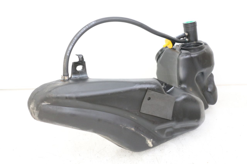 photo de RESERVOIR ESSENCE PIAGGIO LIBERTY IGET 4T 50 (2021 - 2025) - Gros plan technique