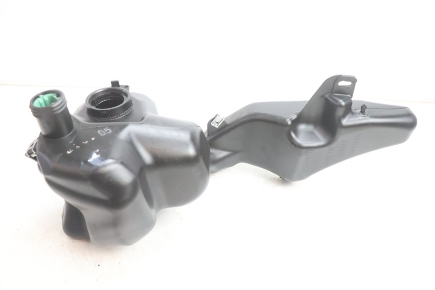 photo de RESERVOIR ESSENCE PIAGGIO LIBERTY 125 (1998 - 2008) - Autre angle de vue
