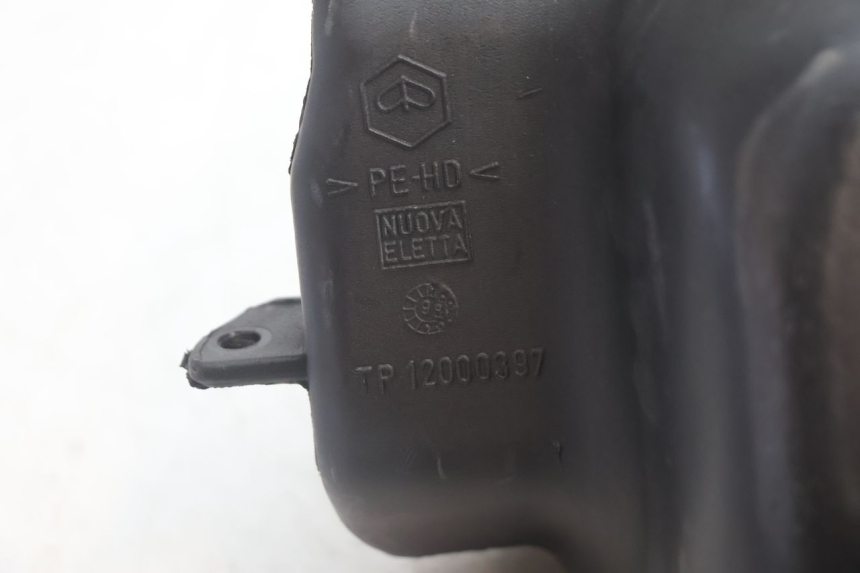 photo de RESERVOIR ESSENCE PIAGGIO LIBERTY 50 (1998 - 2003) - Autre angle de vue