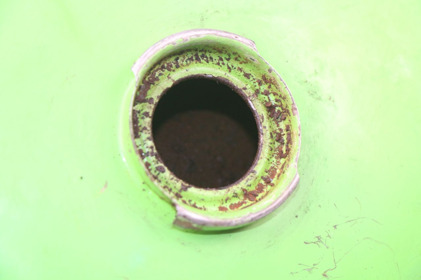 photo de RESERVOIR ESSENCE MOTOBECANE LT 125 (1970 - 1975)