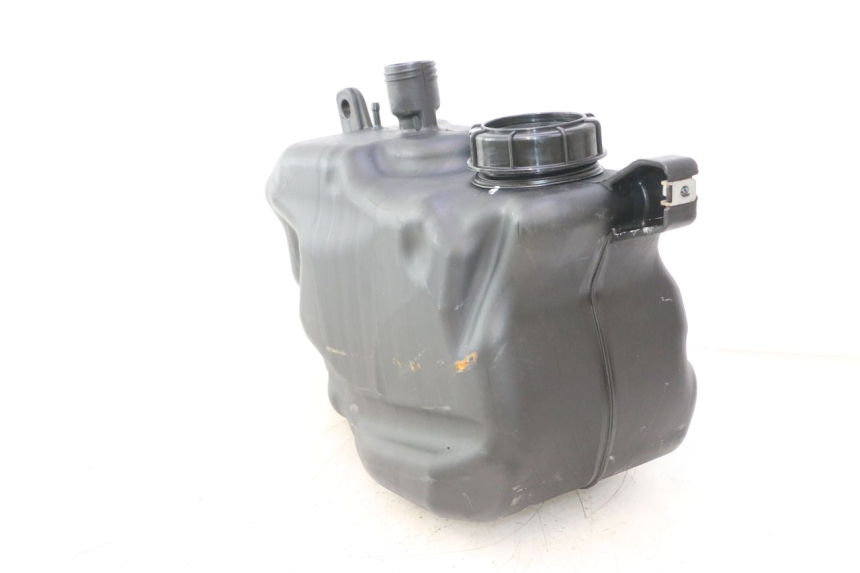 photo de RESERVOIR ESSENCE PIAGGIO MP3 HPE 530 (2022 - 2026) - Gros plan technique