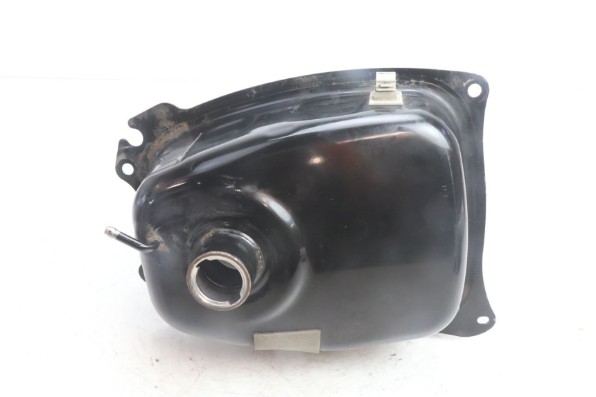 photo de RESERVOIR ESSENCE YAMAHA N-MAX NMAX 125 (2021 - 2024) - Points de fixation