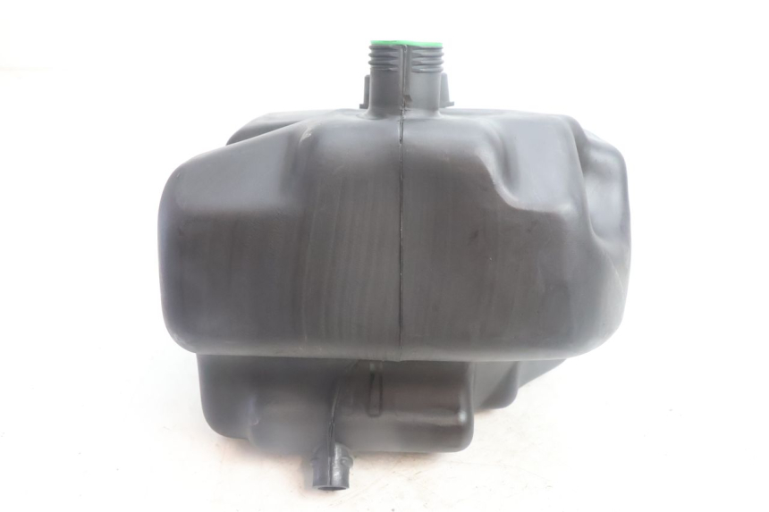 photo de RESERVOIR ESSENCE YAMAHA NEO'S NEOS 2T 50 (1998 - 2007) - Gros plan technique