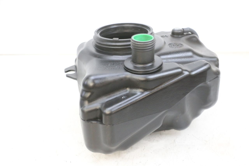 photo de RESERVOIR ESSENCE YAMAHA NEOS NEO'S 4T 50 (2008 - 2016) - Gros plan technique