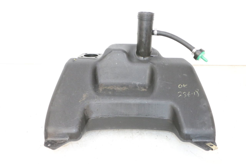 photo de RESERVOIR ESSENCE PIAGGIO NEW TYPHOON 50 (2018 - 2021) - Gros plan technique