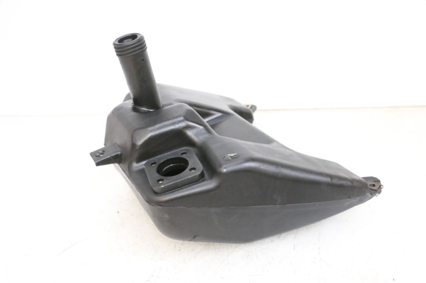 photo de RESERVOIR ESSENCE PIAGGIO NEW TYPHOON 50 (2018 - 2021) - Gros plan technique