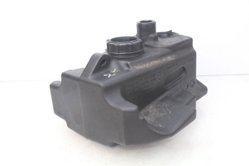 photo de RESERVOIR ESSENCE PEUGEOT GEOPOLIS 400 (2007 - 2013)