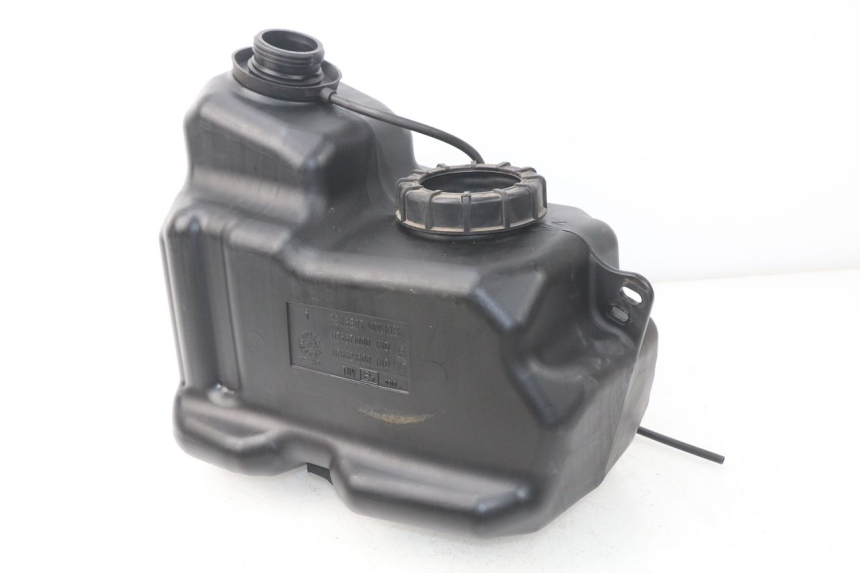 photo de RESERVOIR ESSENCE PEUGEOT SATELIS 125 (2006 - 2009)