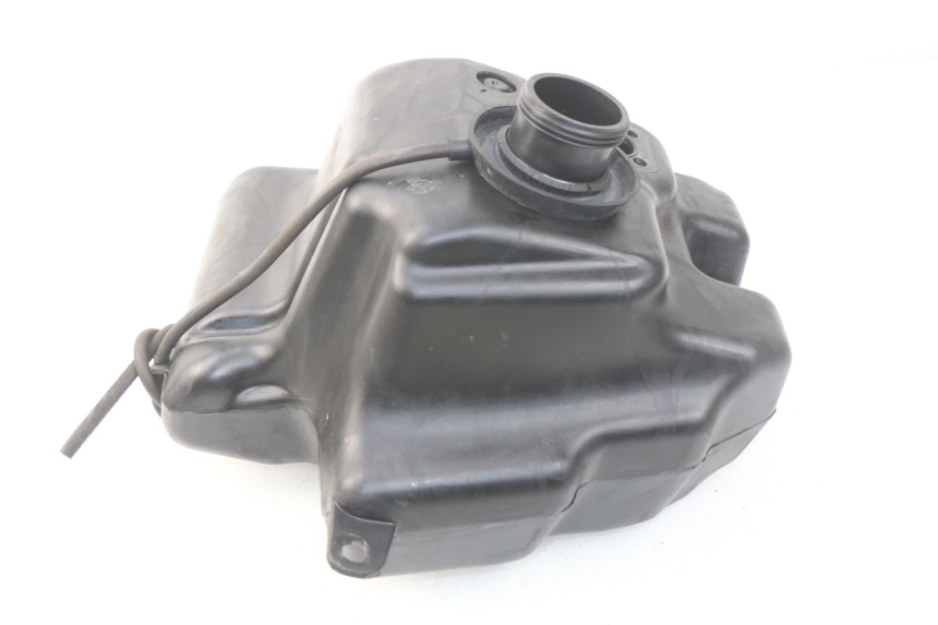 photo de RESERVOIR ESSENCE PEUGEOT STREETZONE 2T 50 (2014 - 2019)