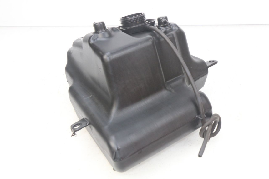photo de RESERVOIR ESSENCE PEUGEOT STREETZONE 4T 50 (2018 - 2023)
