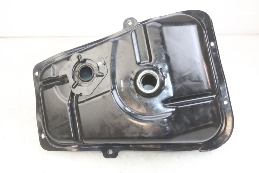 photo de RESERVOIR ESSENCE PEUGEOT TWEET 4T 50 (2018 - 2020)