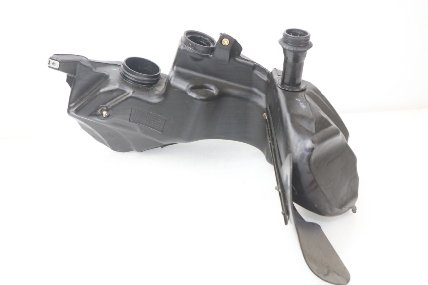 photo de RESERVOIR ESSENCE PIAGGIO VESPA GTS IE ABS 300 (2016 - 2018)