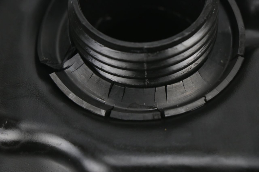photo de RESERVOIR ESSENCE RAZZO XENON 4T 50 (2008 - 2012)