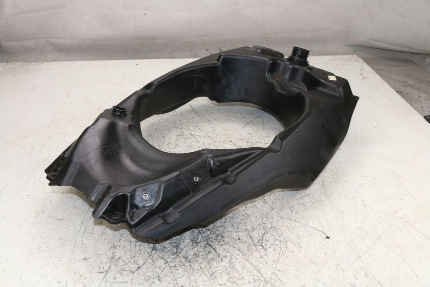 photo de RESERVOIR ESSENCE RIEJU RS SPORT NAKED 50 (2013 - 2018) - Zoom état d’usage