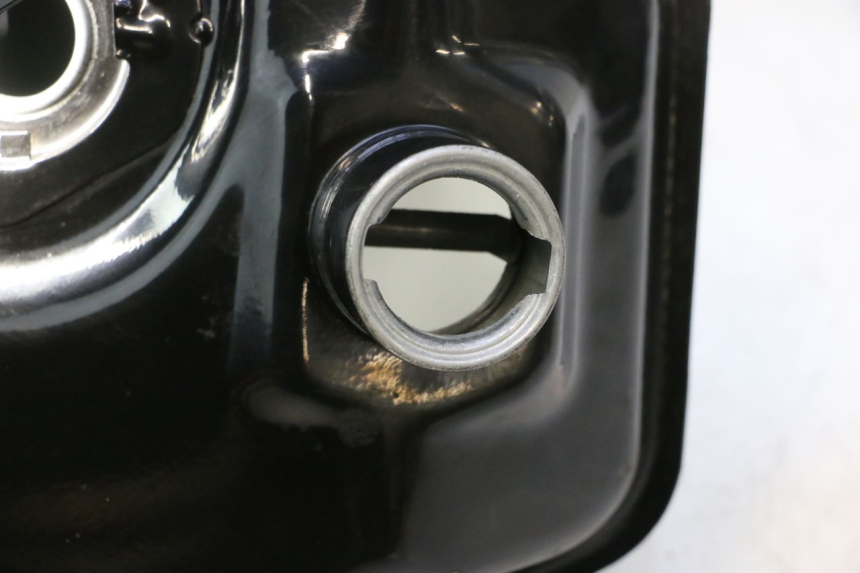photo de RESERVOIR ESSENCE TNT MOTOR ROMA 10' 4T 50 (2007 - 2018) - Détail de la pièce
