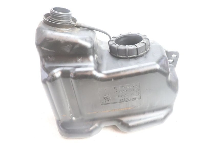photo de RESERVOIR ESSENCE PEUGEOT SATELIS 125 (2006 - 2009) - Zoom état d’usage