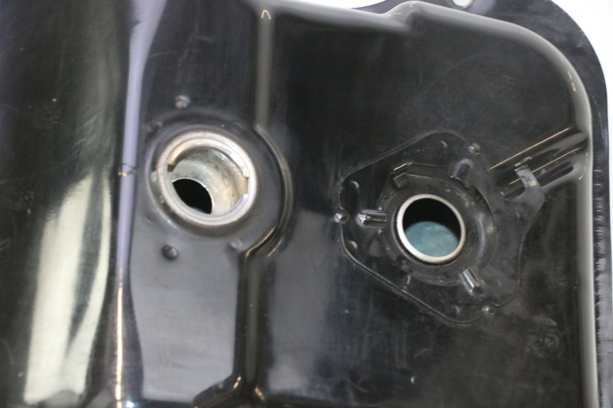 photo de RESERVOIR ESSENCE HONDA SH 125 (2001 - 2003) - Détail de la pièce