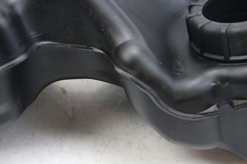 photo de RESERVOIR ESSENCE SUZUKI SIXTEEN 125 (2008 - 2010)