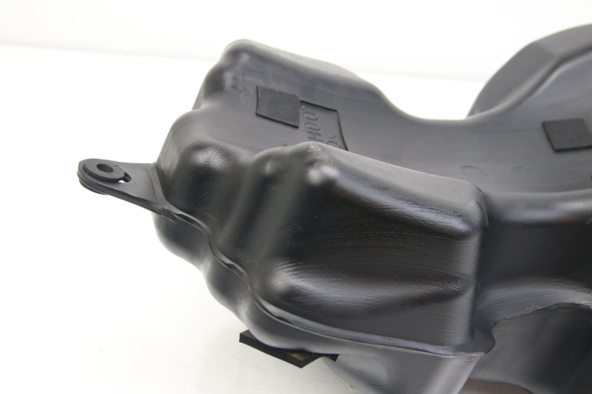 photo de RESERVOIR ESSENCE SUZUKI SIXTEEN 125 (2008 - 2010)