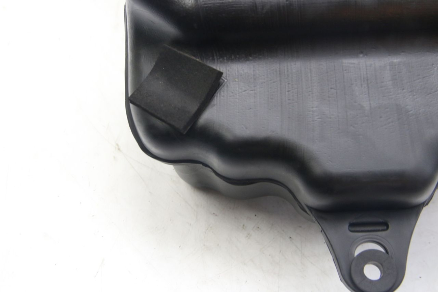 photo de RESERVOIR ESSENCE SUZUKI SIXTEEN 125 (2008 - 2010)