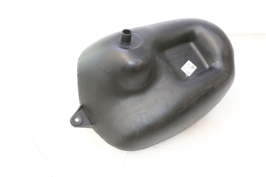 photo de RESERVOIR ESSENCE YAMAHA SLIDER 50 (1999 - 2004) - Gros plan technique