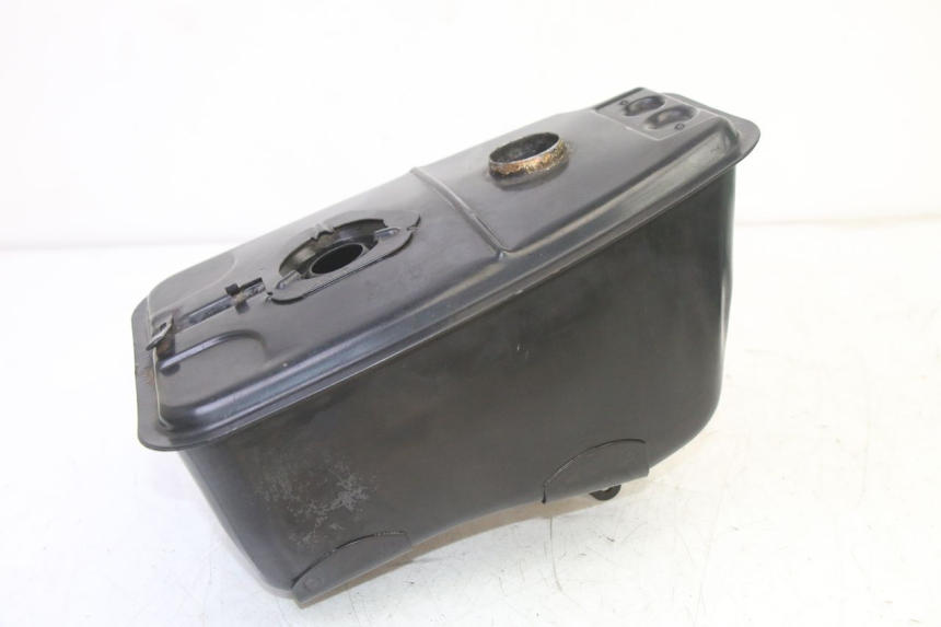 photo de RESERVOIR ESSENCE PEUGEOT SPEEDAKE 50 (1995 - 1997)