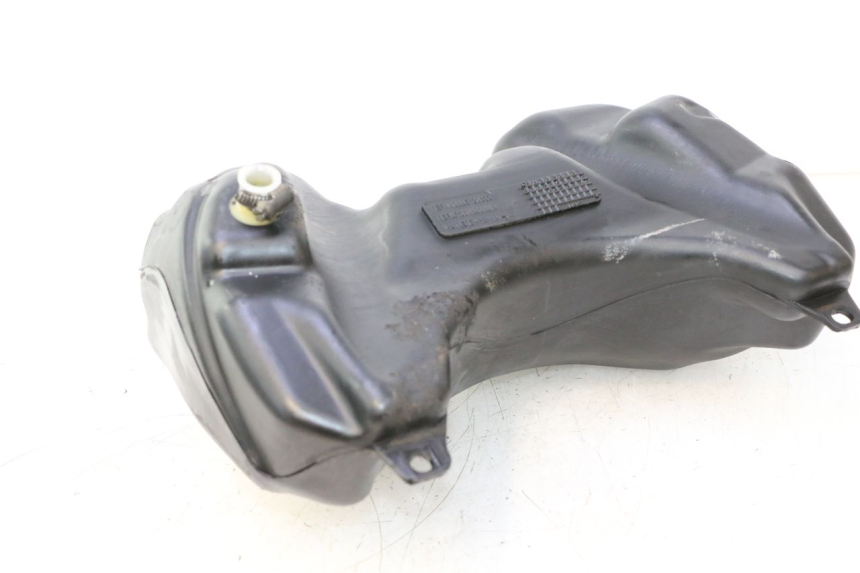 photo de RESERVOIR ESSENCE PEUGEOT SPEEDFIGHT LC 50 (1996 - 2002) - Autre angle de vue