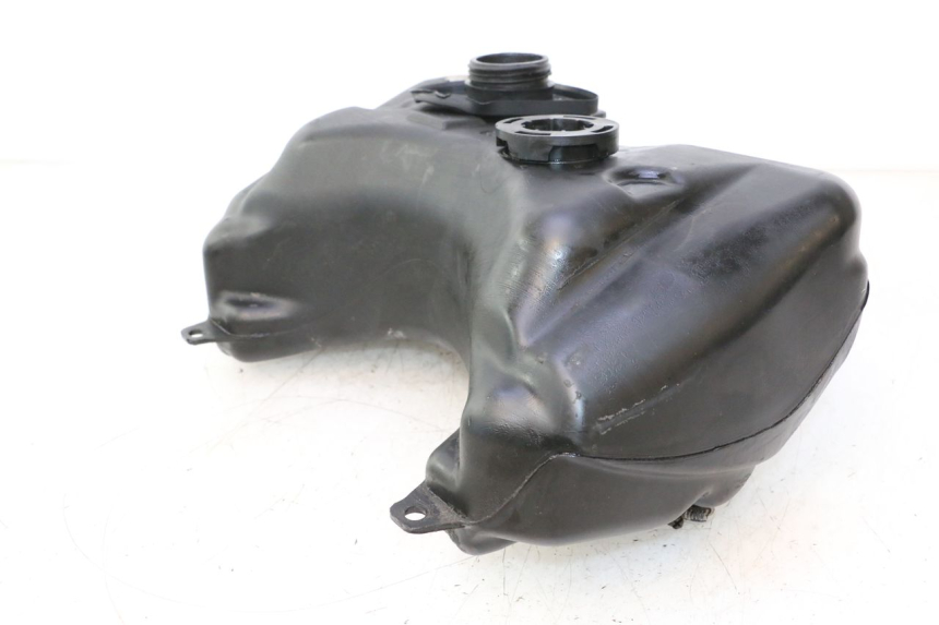 photo de RESERVOIR ESSENCE PEUGEOT SPEEDFIGHT LC 50 (1996 - 2002) - Gros plan technique